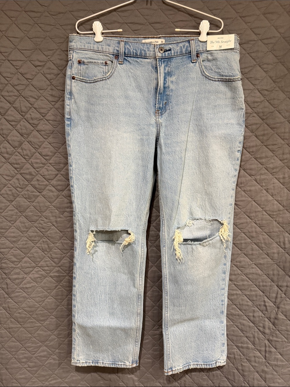 Abercrombie & Fitch 90’s Straight Mid-Rise Light Blue Jeans 32 Short